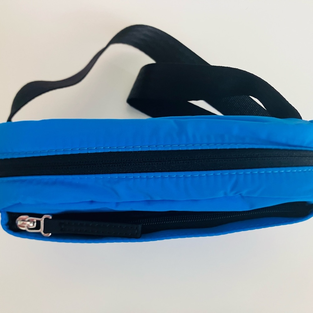 Athleta All About Crossbody Belt bag in Blue NWOT - Picture 2 of 8